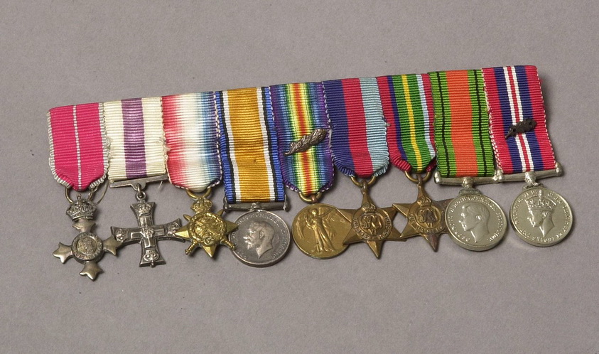 英國皇家炮兵第五防空團指揮官菲爾德斯中校的獎章