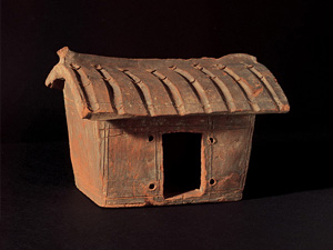 李鄭屋漢墓出土的陶屋糢型圖片