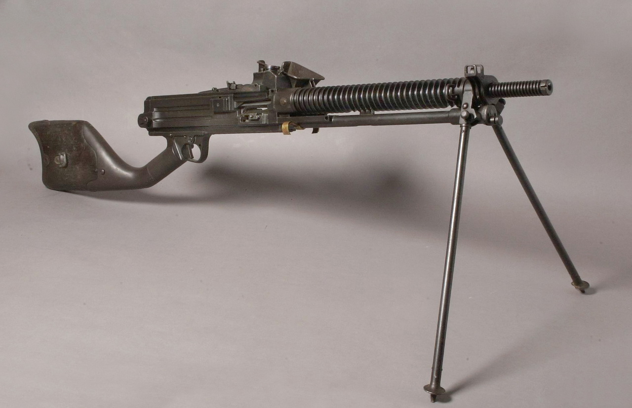 曾于二次大战中使用的日本制6.5毫米口径十一式轻机枪 