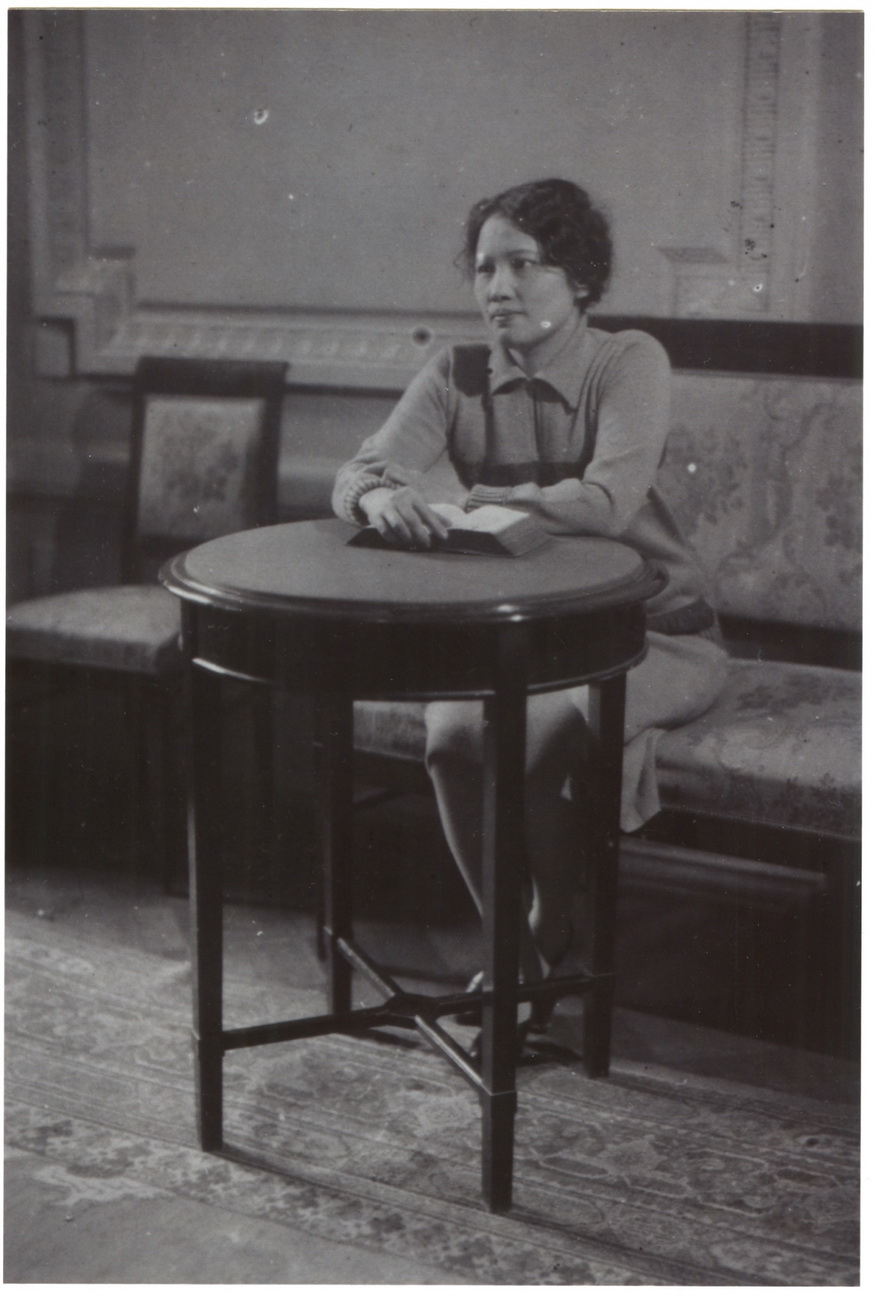 1927年宋慶齡攝於莫斯科「糖宮」的照片。 Jay Chen捐贈