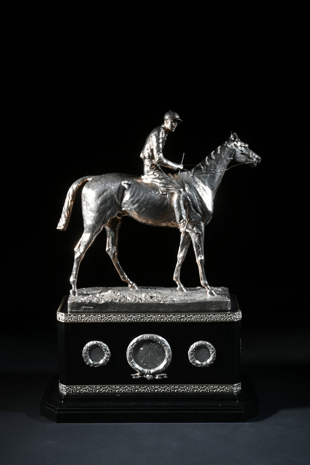 十九世紀末香港賽馬歷史紀念品挑戰盃