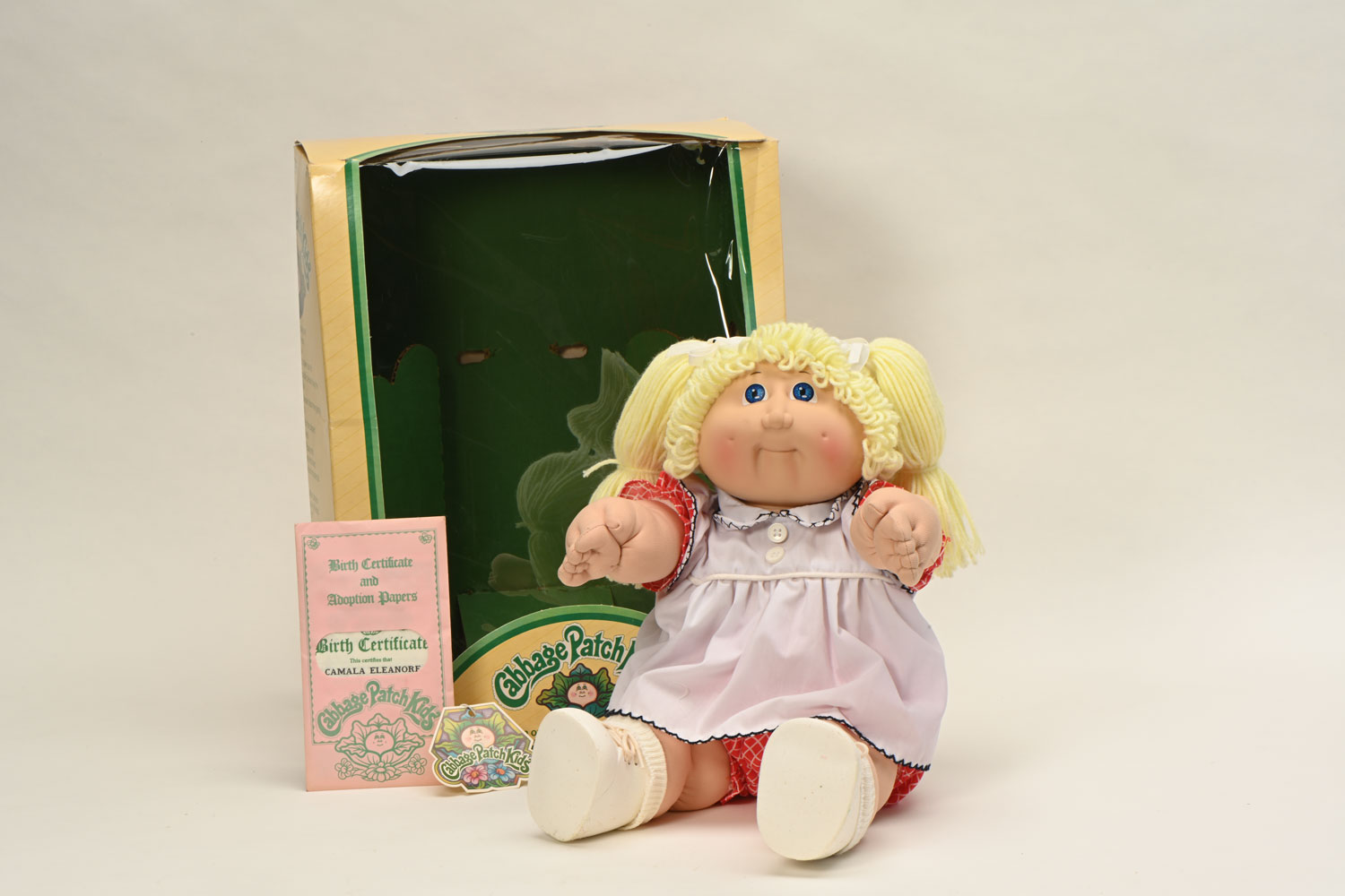 两地合力：成就风靡全球的椰菜娃娃